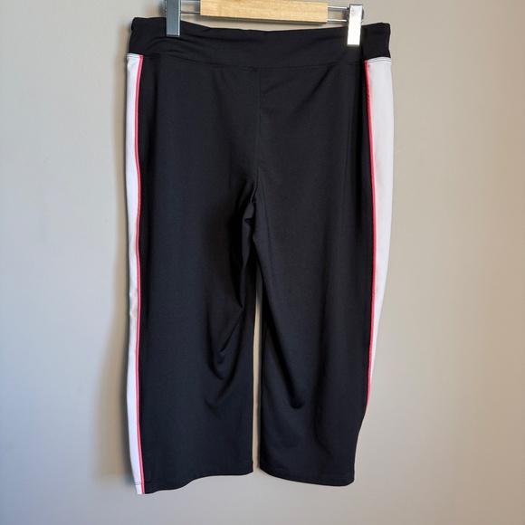 Izod Performx Women's Athletic Capri Yoga Pant Leggings Black Medium Stripe - Picture 3 of 12